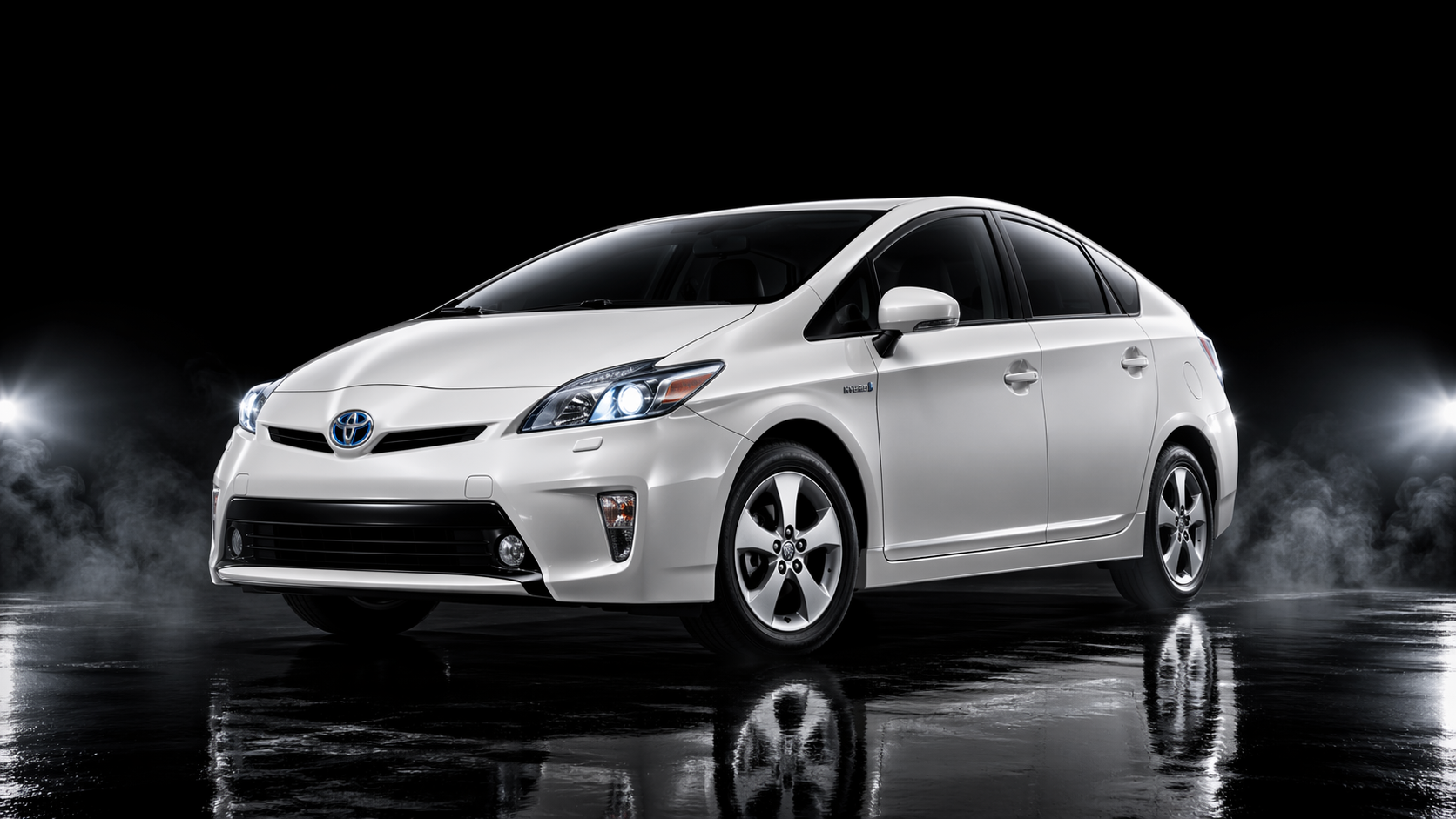 Toyota Prius Hybrid Sedan rental in Katuneriya Sri Lanka - Dananjaya Rent a Car fuel efficient airport transfer